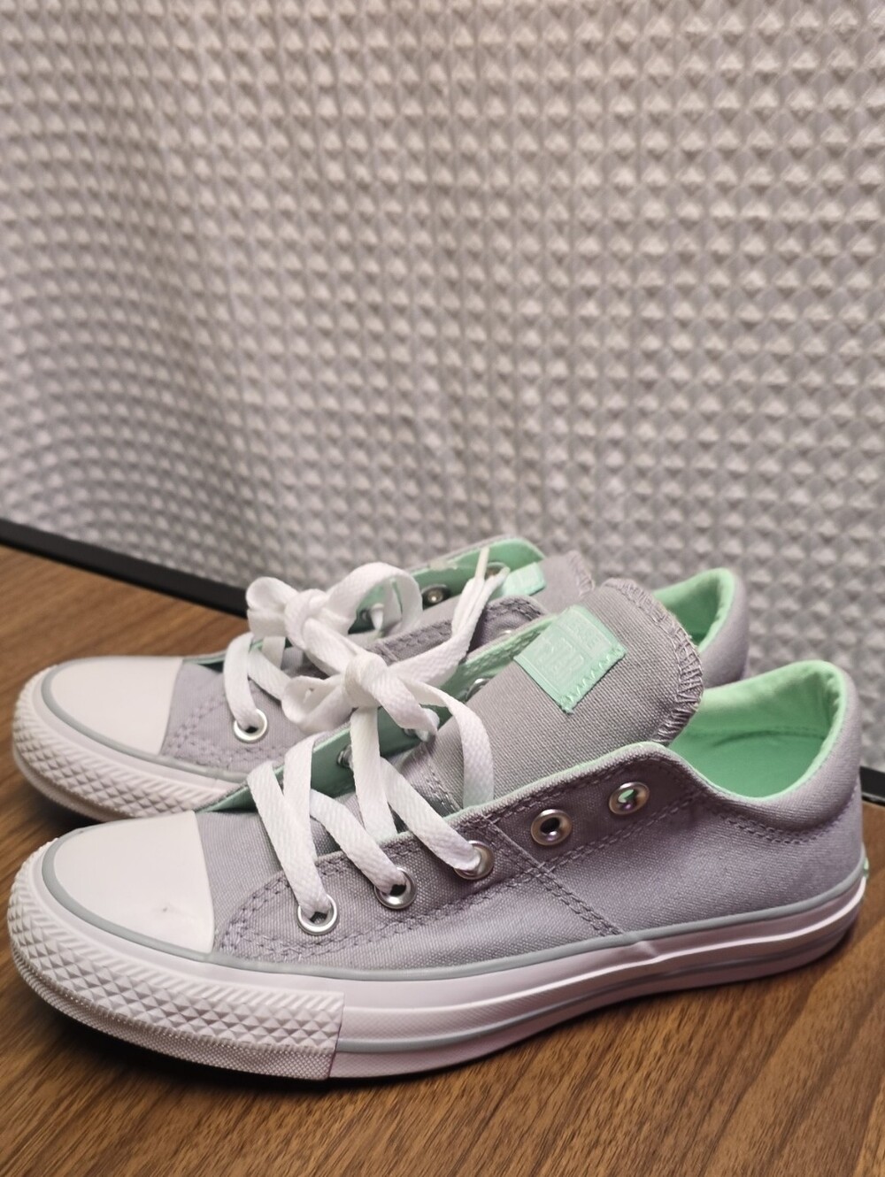 NWT Converse Low-Top Sneakers in Light Gray with Mint Lining Size 6